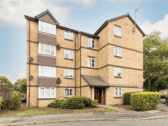 Flat To Rent In Rossetti Road, SE16