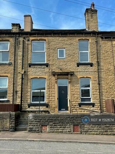 3 Bedroom Terraced House To Rent In Catherine Street, Elland, HX5