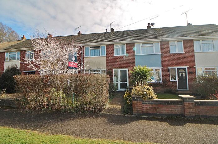 3 Bedroom Terraced House For Sale In Cherry Tree Avenue, Cowplain, Waterlooville, PO8