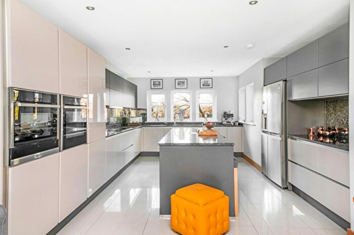 5 Bedroom Detached House For Sale In Northgate, Honley, HD9
