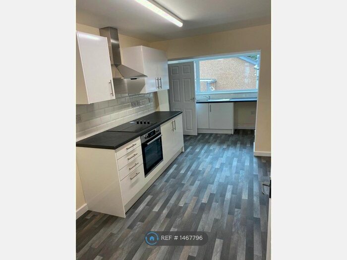 2 Bedroom Flat To Rent In High Street, Dyserth, LL18