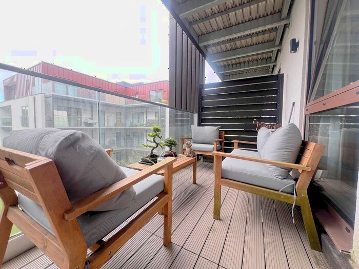 2 Bedroom Flat To Rent In , GU14