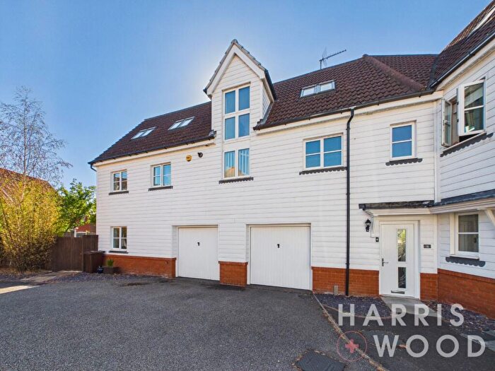 3 Bedroom Town House For Sale In Chelmsford, Essex, CM2