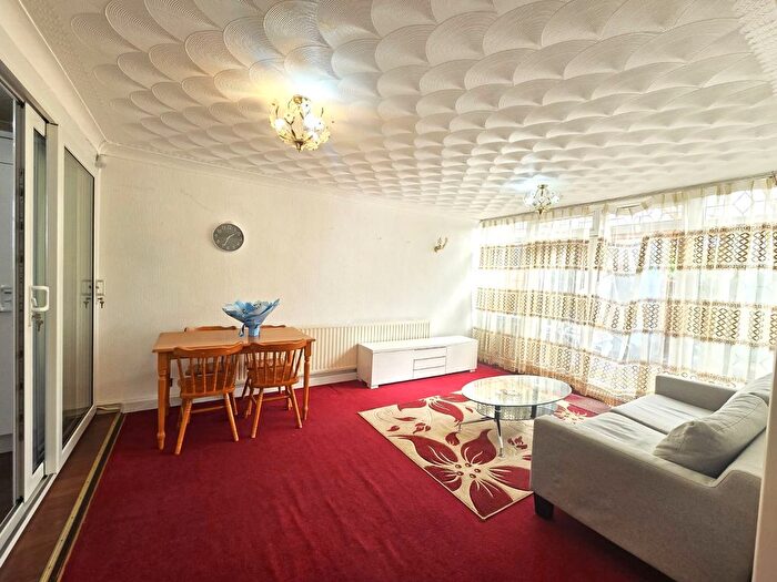 3 Bedroom Terraced House To Rent In Woodman Path, Ilford, IG6