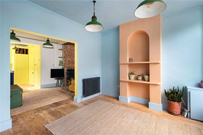 3 Bedroom Terraced House For Sale In Wick Road, Hackney, London, E9