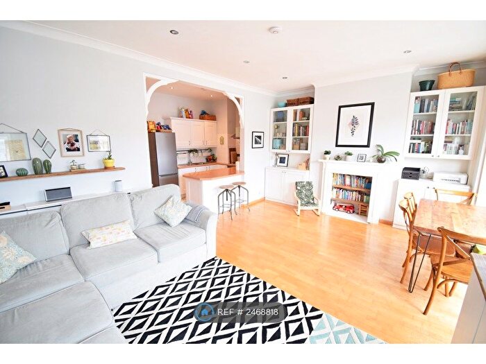 2 Bedroom Flat To Rent In Hillfield Road, London, NW6