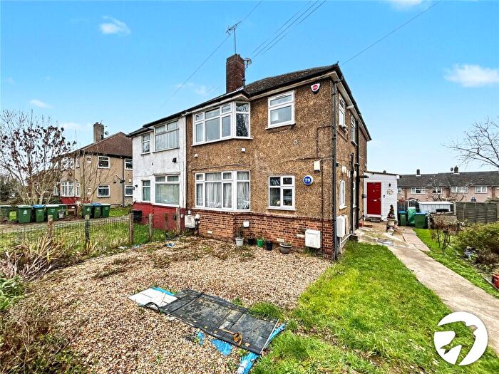 2 Bedroom Maisonette For Sale In Park Mead, Sidcup, Kent, DA15
