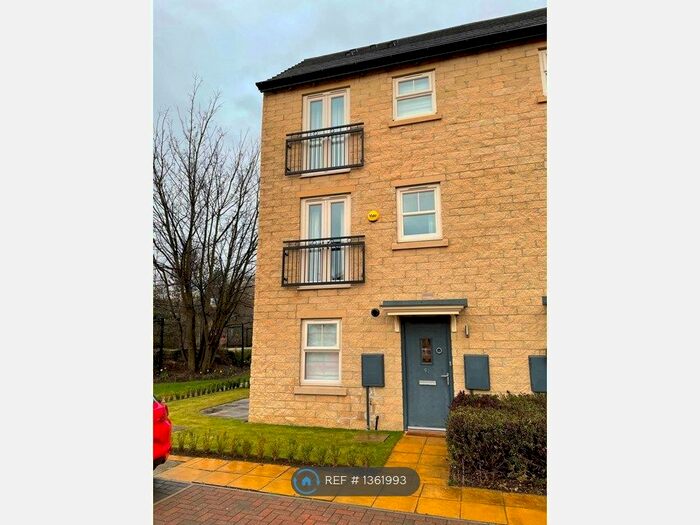 2 Bedroom Semi-Detached House To Rent In Holts Crest Way, Leeds, LS12