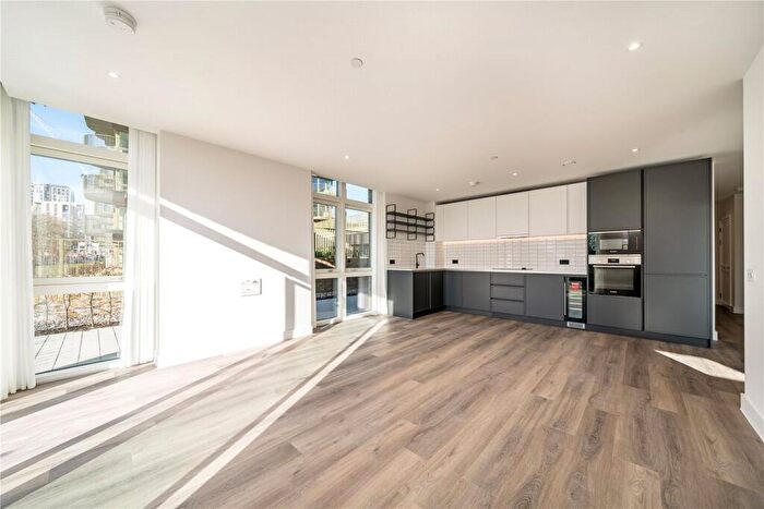 3 Bedroom Apartment To Rent In Astell Road, London, SE3