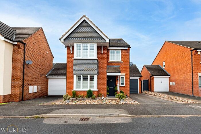 4 Bedroom Detached House For Sale In Thompson Avenue, Tamworth, Staffordshire, B77