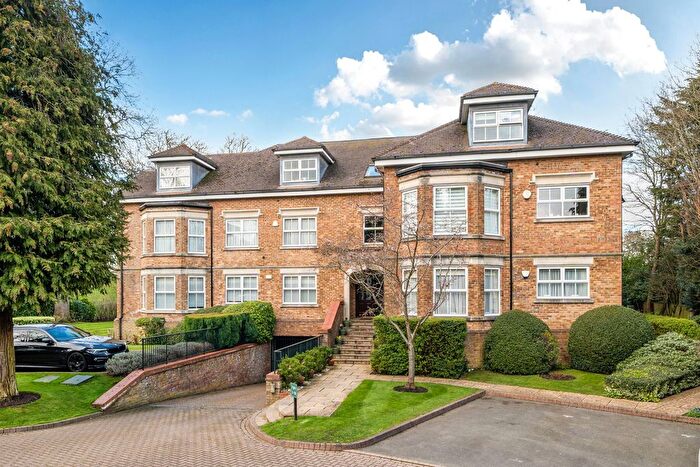 2 Bedroom Flat For Sale In The Laurels, Magpie Hall Road, Bushey Heath, WD23