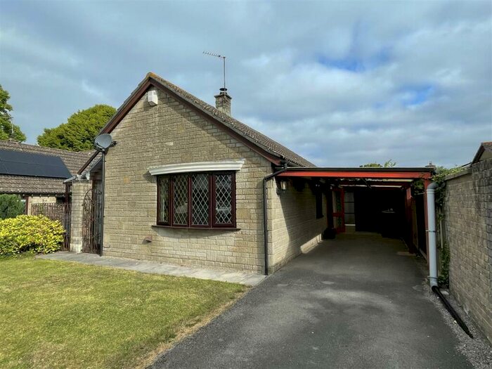 2 Bedroom Detached Bungalow To Rent In Court Meadow, Stone, GL13
