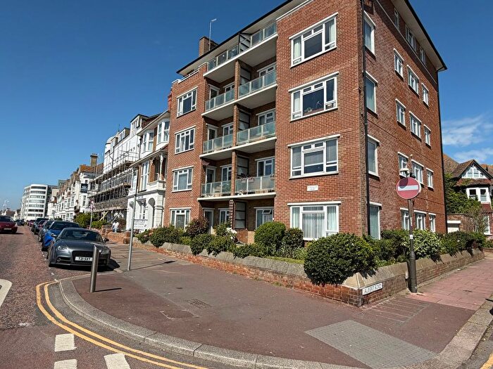 2 Bedroom Flat For Sale In Hailsham Court, Marina, Bexhill-On-Sea, TN40