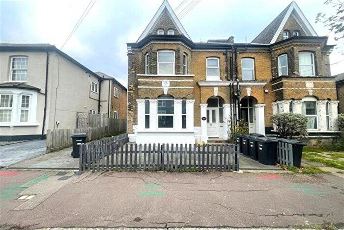 1 Bedroom Apartment To Rent In The Vines, Clarendon Road, South Woodford, E18