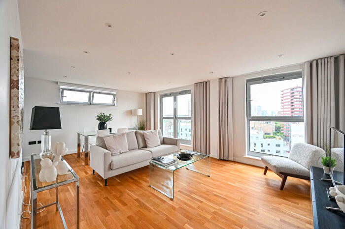 3 Bedroom Flat For Sale In Balmes Road, Hackney, London, N1