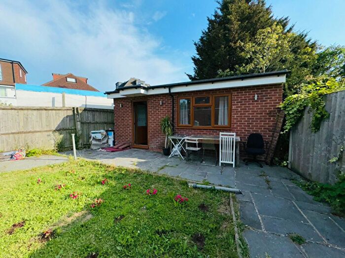 Studio To Rent In Cheviot Gate, London, NW2