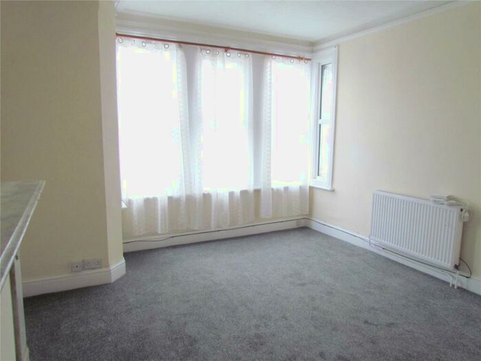 3 Bedroom Apartment To Rent In Wellesley Road, Clacton-on-Sea, Essex, CO15