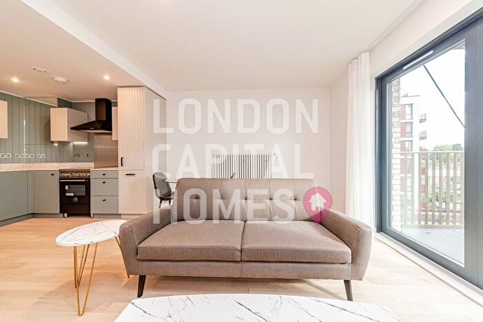 1 Bedroom Flat To Rent In Calville House, Bradshaw Yard, Brentford, TW8