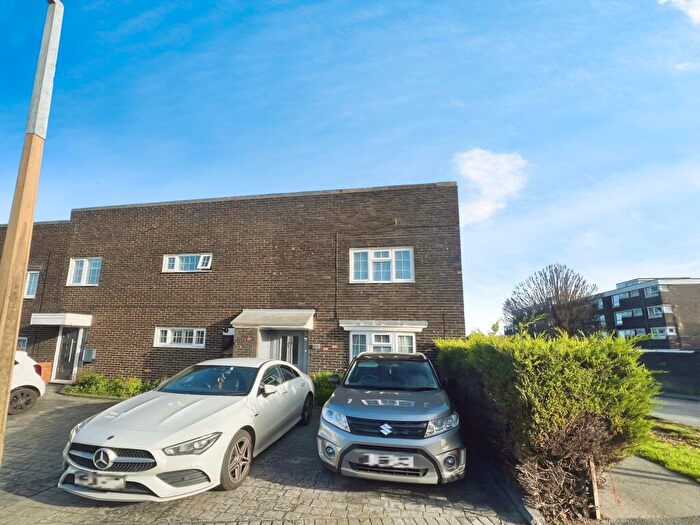 2 Bedroom House To Rent In Shawbridge, Harlow, CM19