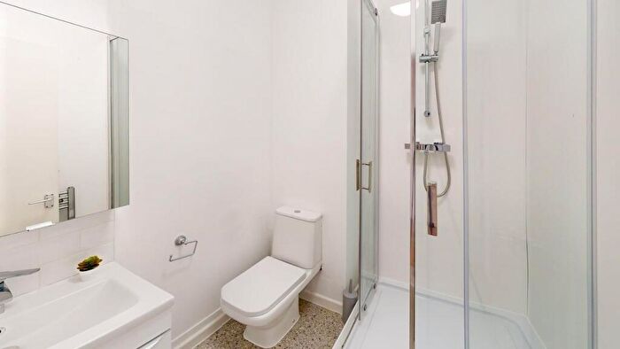 3 Bedroom Flat To Rent In /, Park Street, BS1