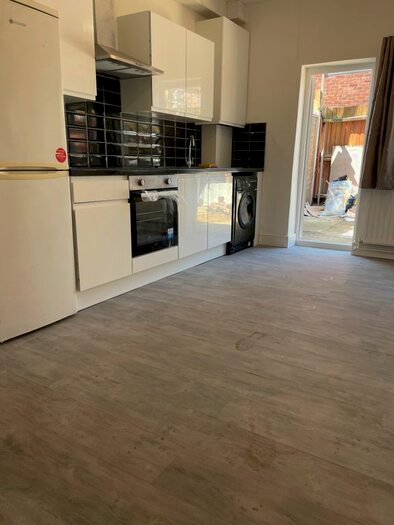 1 Bedroom Maisonette To Rent In Wood Street, London, E17