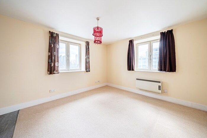1 Bedroom Flat For Sale In Westminster Bridge Road, Lambeth, London, SE1