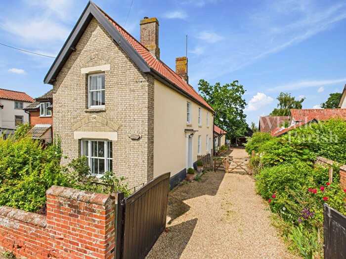 4 Bedroom Detached House For Sale In Rectory Road, Dickleburgh, IP21