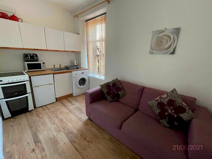 1 Bedroom Flat To Rent In Holburn Road, Flat, First Floor First Left, Aberdeen, AB10