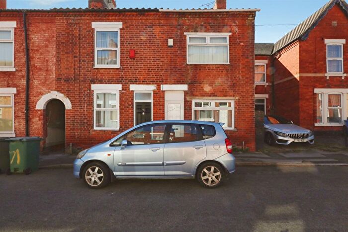 3 Bedroom End Terrace House For Sale In John Street, Worksop, S80