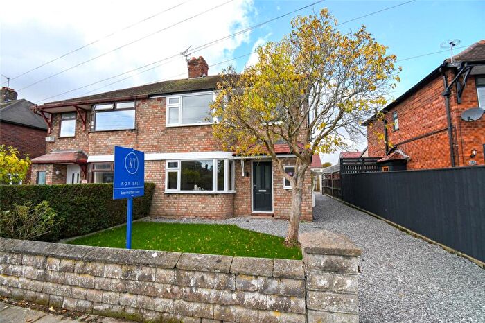 3 Bedroom Semi-Detached House For Sale In Berwyn Avenue, Thingwall, Wirral, CH61