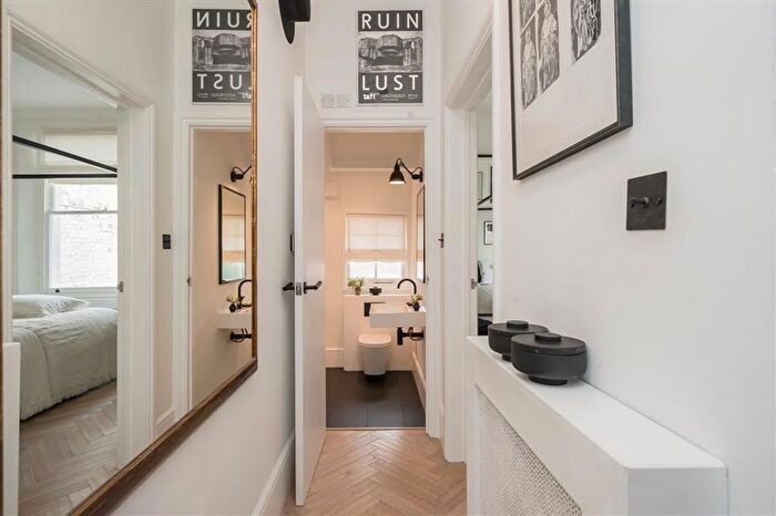 1 Bedroom Flat For Sale In Brackenbury Road, Brackenbury Village, W6