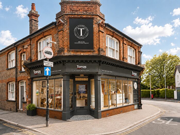 1 Bedroom Flat To Rent In Etna Road, St. Albans, Hertfordshire, AL3
