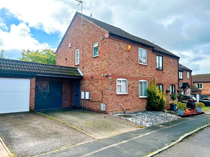 3 Bedroom Semi-Detached House To Rent In Quinton Drive, Bradwell Village, MK13