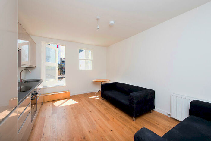 2 Bedroom Apartment To Rent In Upper Street, London, N1