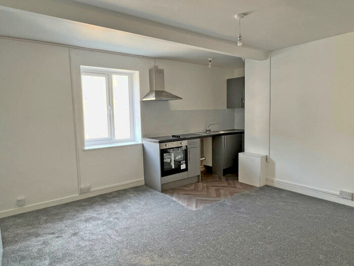1 Bedroom Flat To Rent In Flat At The Beehive, Saltaire Road, Shipley, BD18
