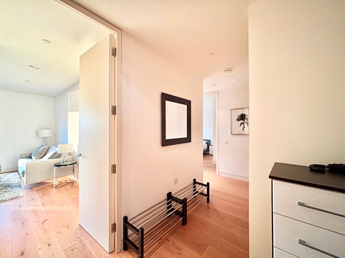 2 Bedroom Flat To Rent In Sumner Street, London, SE1