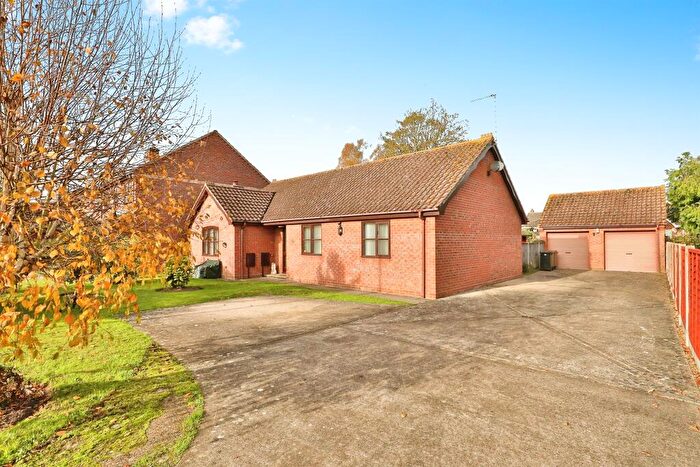 3 Bedroom Detached Bungalow For Sale In The Meadows, Thurton, Norwich, NR14