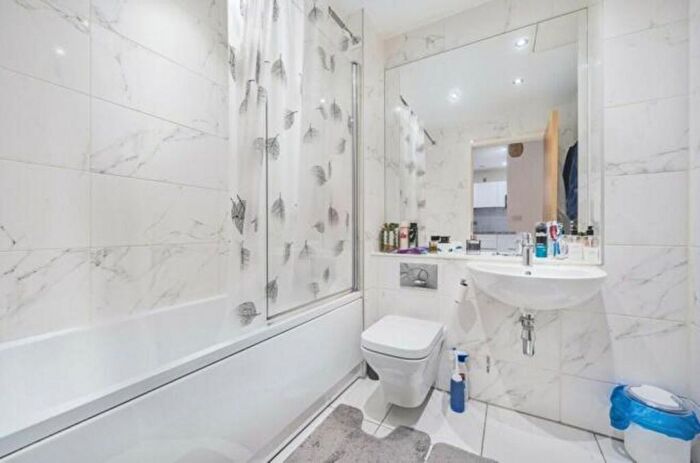 1 Bedroom Flat To Rent In The Axium, Birmingham, B1