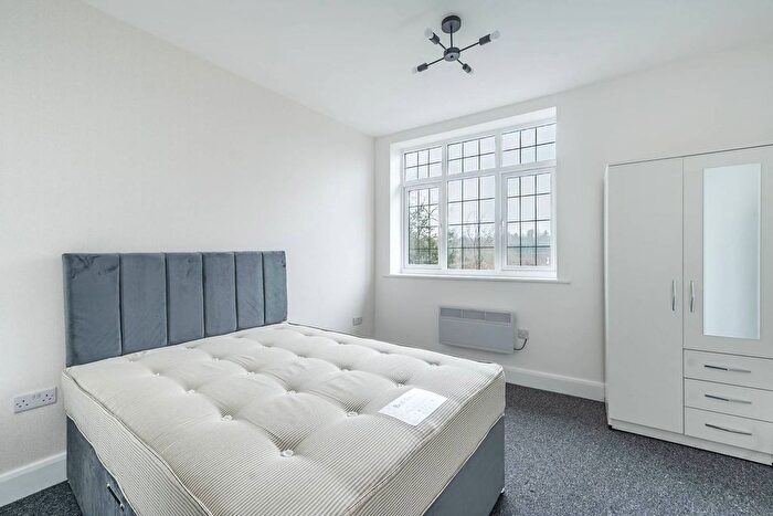 Studio To Rent In High Street, Watford, Bushey, WD23