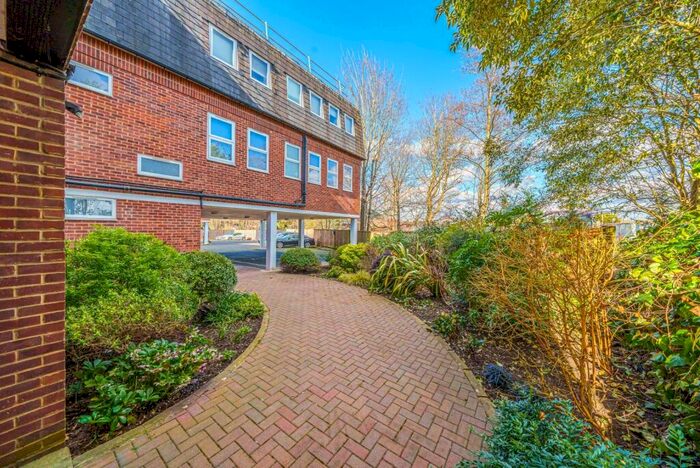 2 Bedroom Apartment To Rent In Eastworth Road, Chertsey, Surrey, KT16