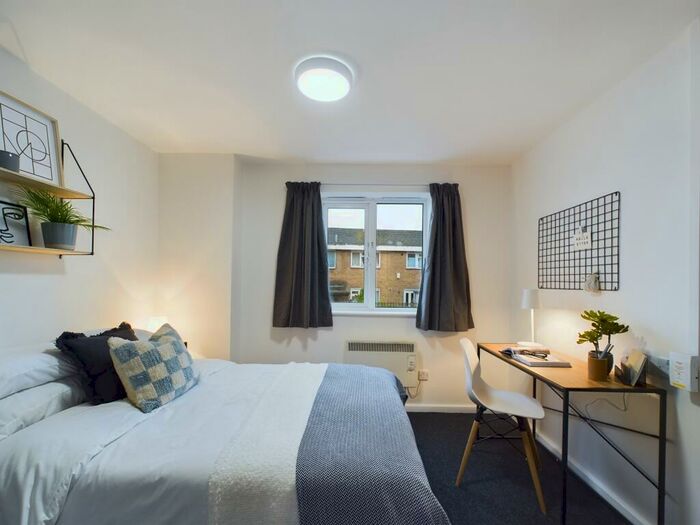 3 Bedroom Property To Rent In -Bed Flat, Brookside, Kedleston Street, &#;Derby, DE1