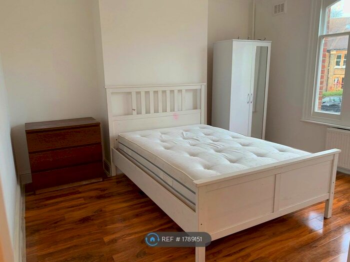 2 Bedroom Flat To Rent In Adelaide Avenue, Brockley, SE4