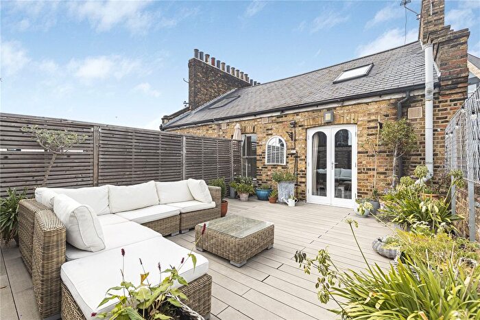 2 Bedroom Flat For Sale In Battersea Park Road, Nine Elms, London, SW8