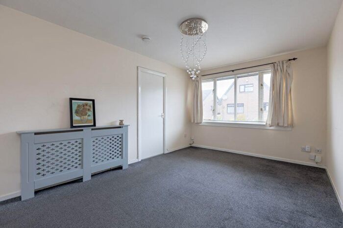 2 Bedroom Semi-Detached Bungalow For Sale In Kirkfield View, Livingston, EH54
