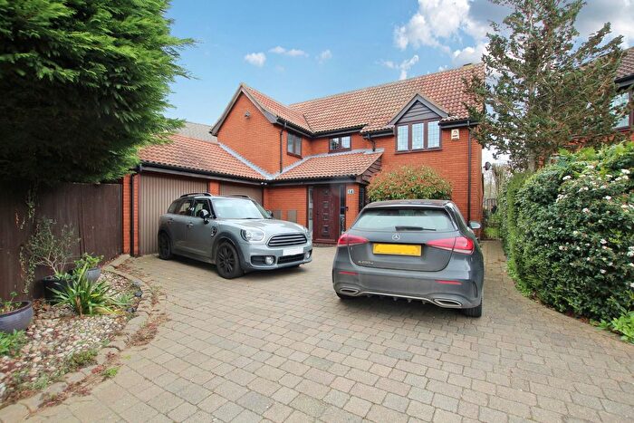 4 Bedroom Detached House For Sale In Teversham Way, Eaton Ford, St. Neots, PE19