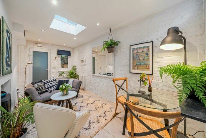 1 Bedroom Flat To Rent In Buckland Crescent, Belsize Park, London, NW3