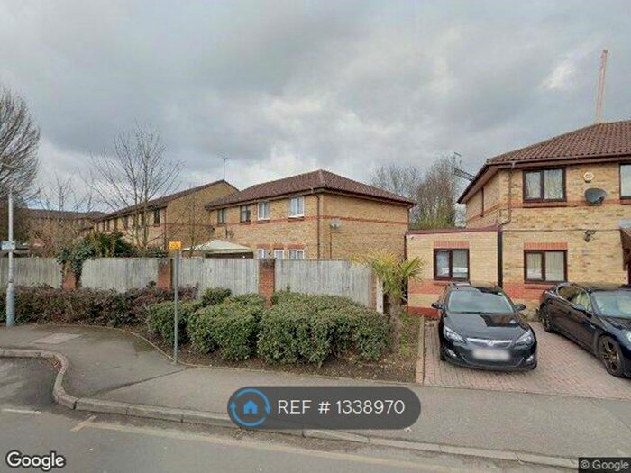 3 Bedroom Semi-Detached House To Rent In Humber Close, West Drayton, UB7