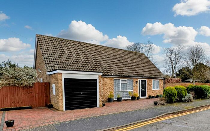 3 Bedroom Detached Bungalow For Sale In Hall Close, Hartford, PE29