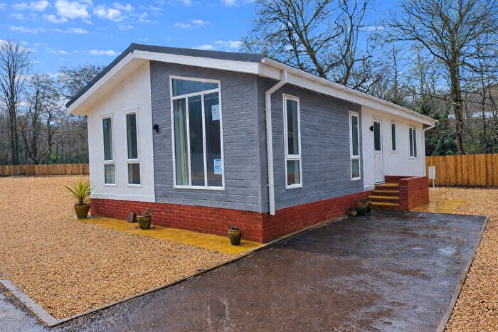 2 Bedroom Park Home For Sale In Woodland Park, Pontypool, Monmouthshire, Torfaen, NP4