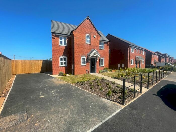 3 Bedroom Detached House To Rent In Lawson Road, Bolsover, Chesterfield, Derbyshire, S44